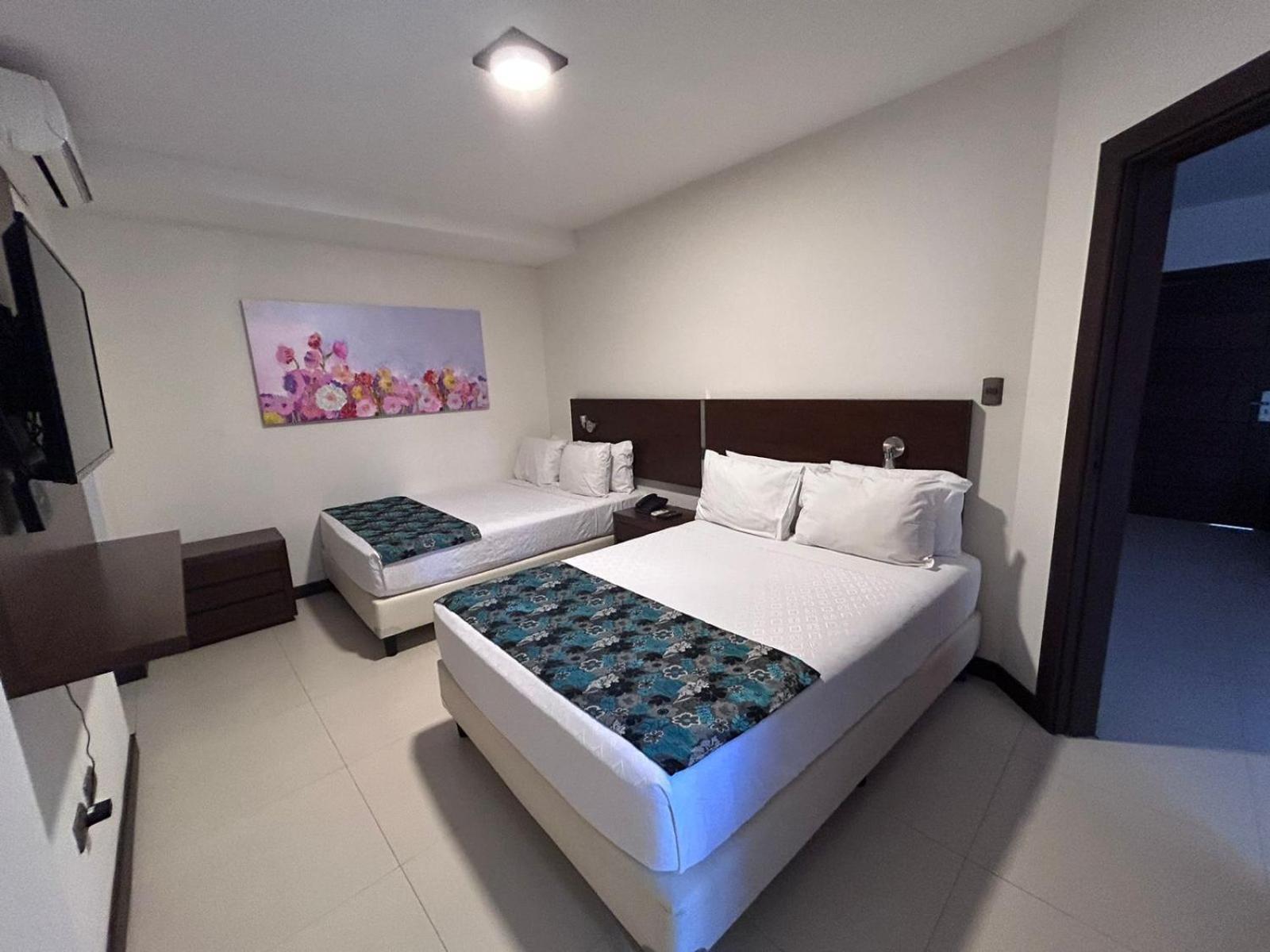 Mai Suites Apart Hotel ซานตาครูซเดอลาเซียร์รา ภายนอก รูปภาพ
