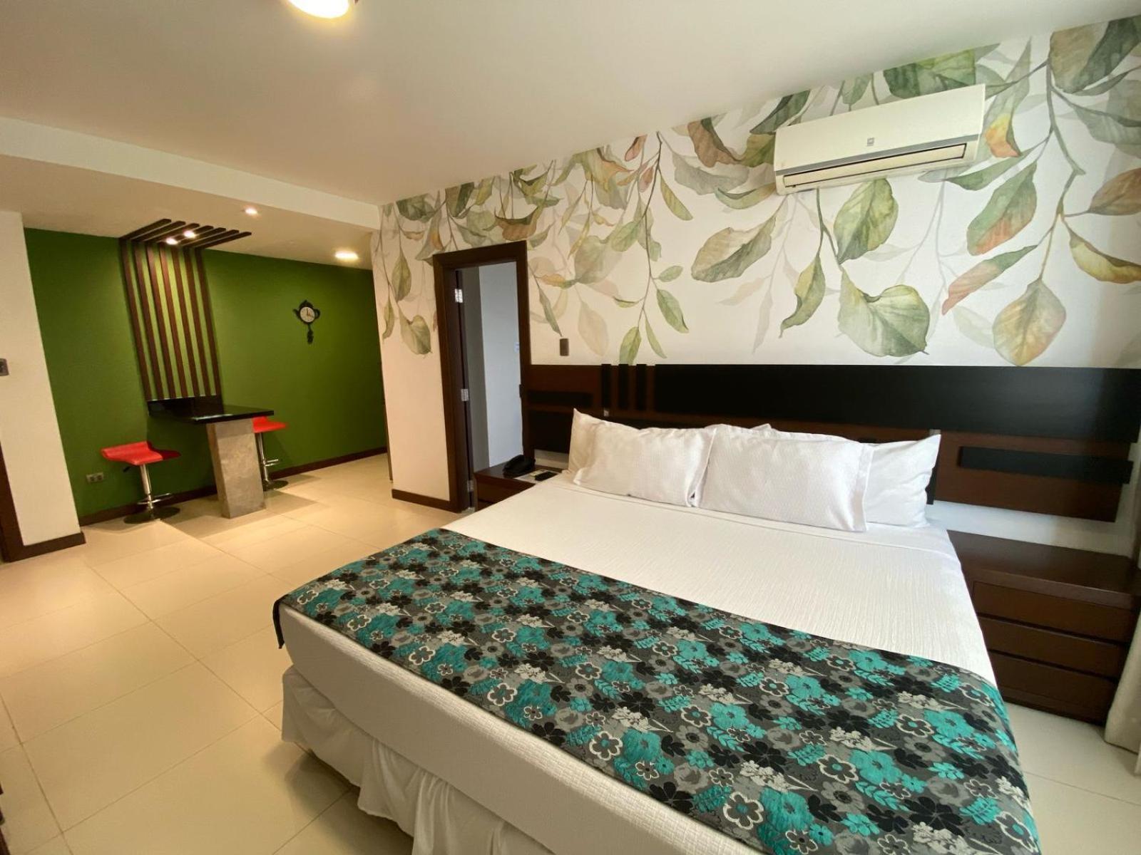 Mai Suites Apart Hotel ซานตาครูซเดอลาเซียร์รา ภายนอก รูปภาพ