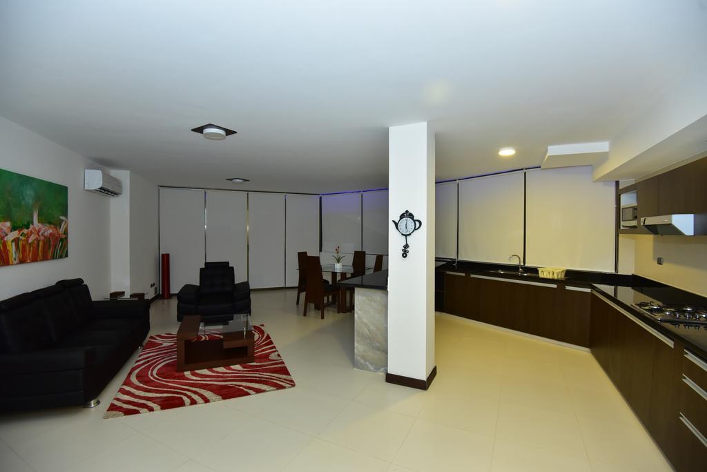 Mai Suites Apart Hotel ซานตาครูซเดอลาเซียร์รา ภายนอก รูปภาพ