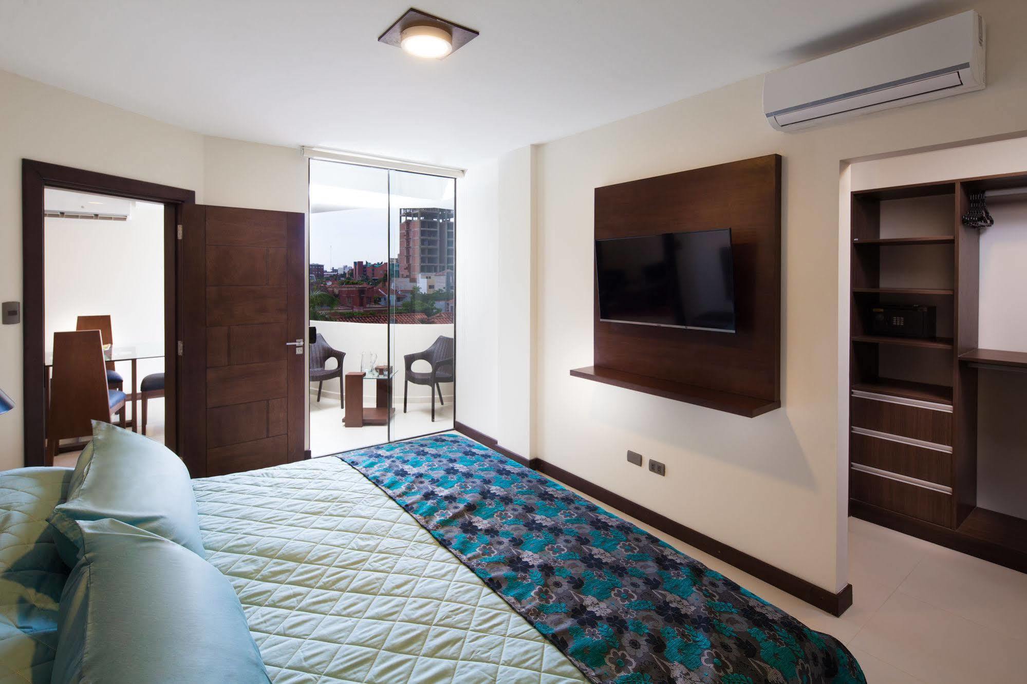 Mai Suites Apart Hotel ซานตาครูซเดอลาเซียร์รา ภายนอก รูปภาพ