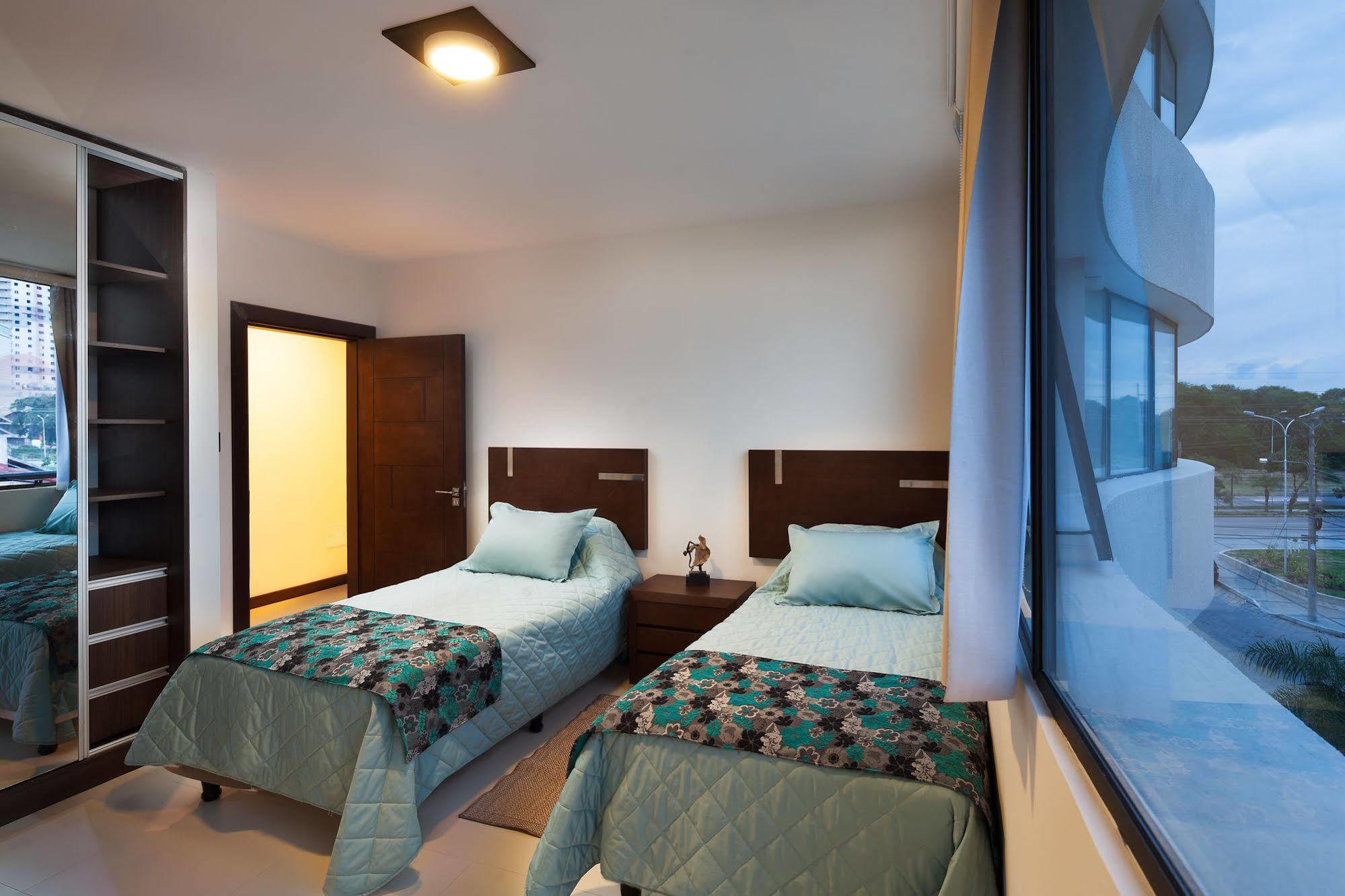 Mai Suites Apart Hotel ซานตาครูซเดอลาเซียร์รา ภายนอก รูปภาพ