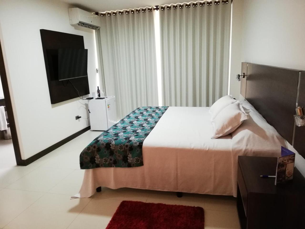 Mai Suites Apart Hotel ซานตาครูซเดอลาเซียร์รา ภายนอก รูปภาพ